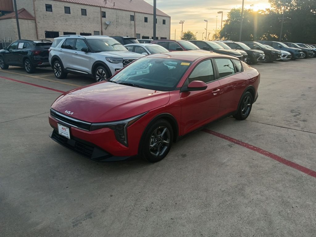 2025 Kia K4 LXS AT's photo