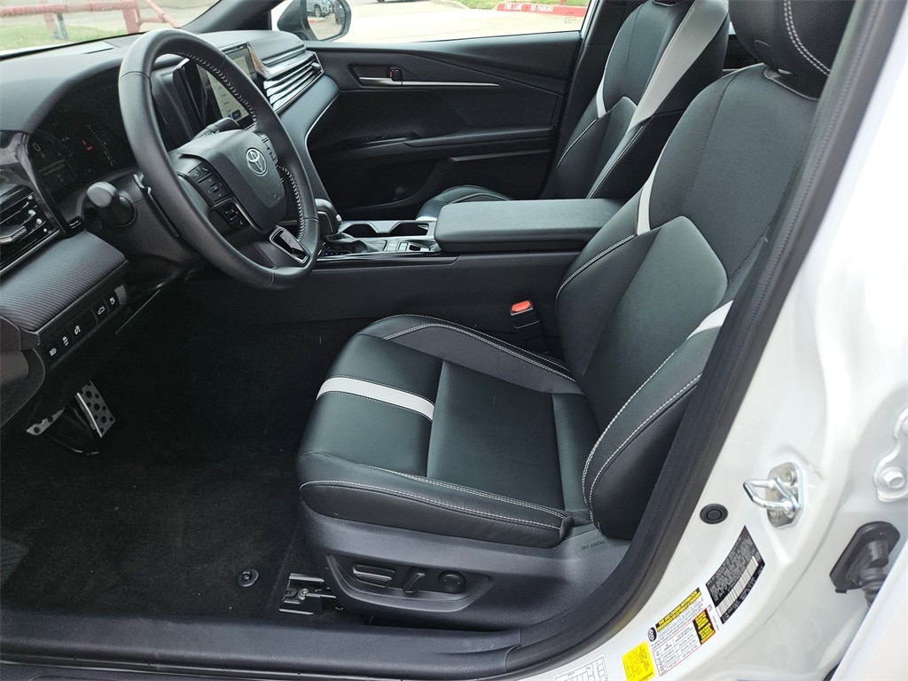 Thumbnail: 2025 Toyota Camry - 11