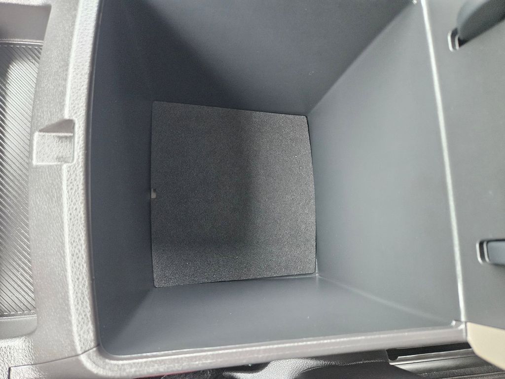 Thumbnail: 2025 Kia Carnival - 29