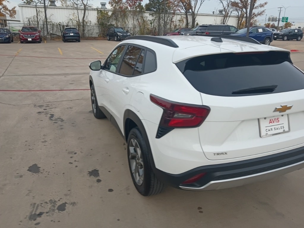 Thumbnail: 2025 Chevrolet Trax - 12