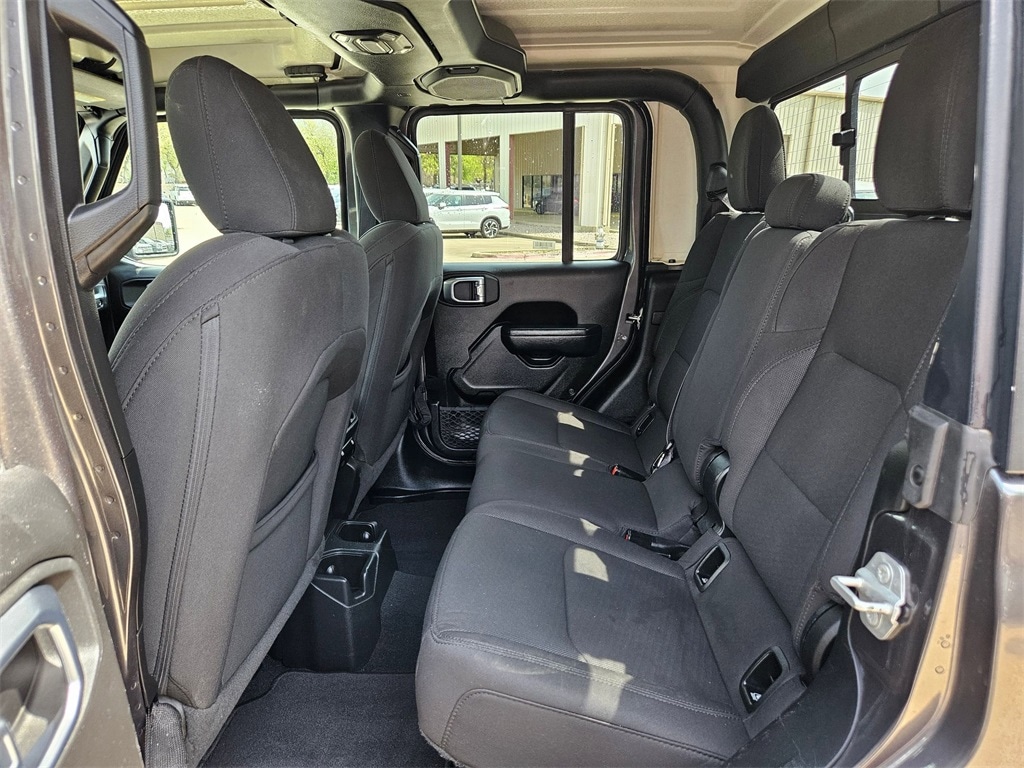 Thumbnail: 2023 Jeep Gladiator - 24