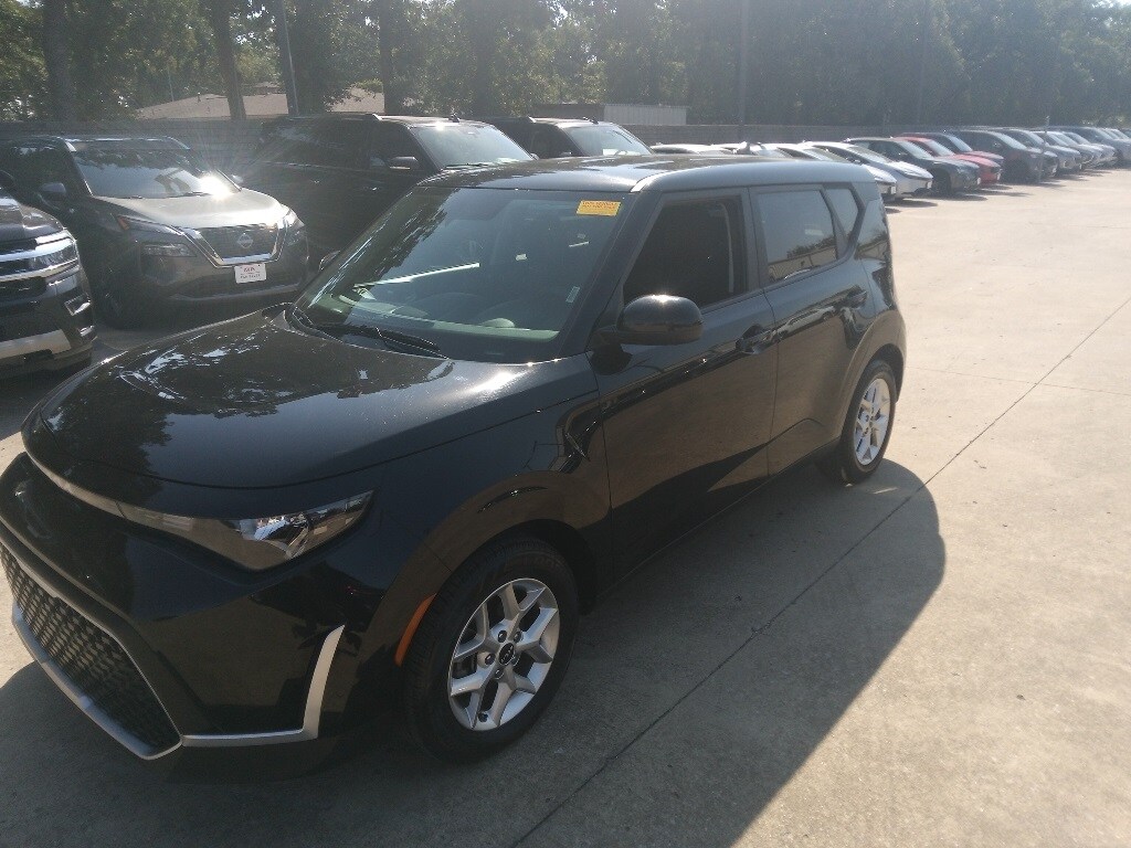 Used 2023 Kia Soul For Sale at AVIS Car Sales VIN KNDJ23AU5P7860866