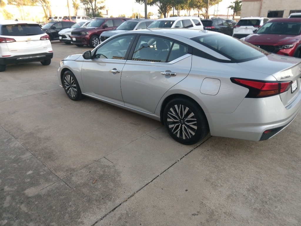 Thumbnail: 2024 Nissan Altima - 4