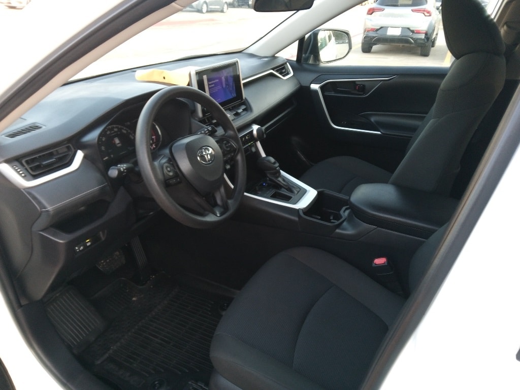 Thumbnail: 2025 Toyota RAV4 - 9