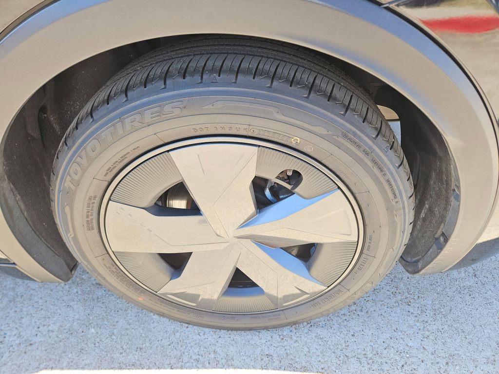 Thumbnail: 2024 Toyota Prius - 24