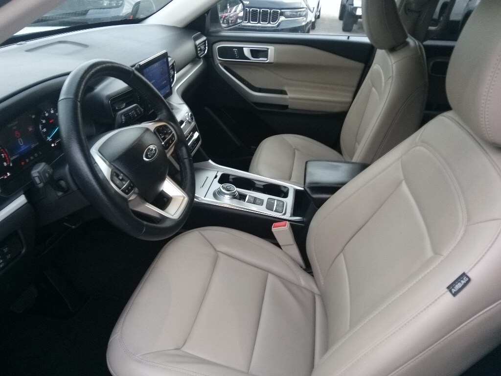 Thumbnail: 2023 Ford Explorer - 9