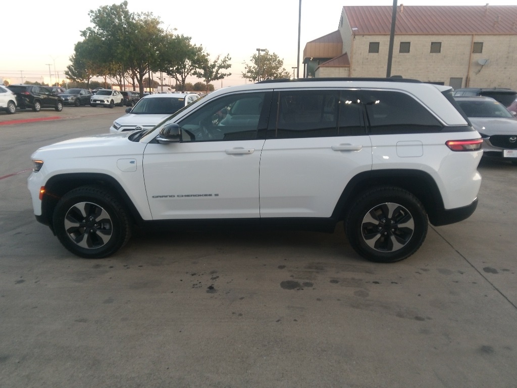 Thumbnail: 2024 Jeep Grand Cherokee - 8