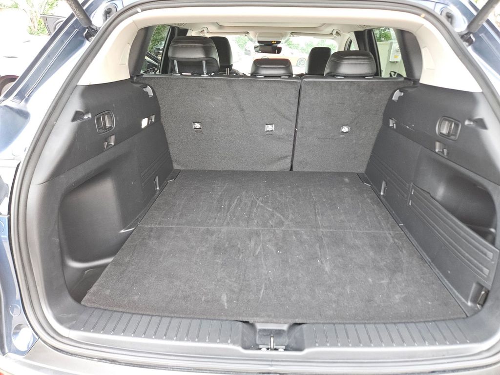 Thumbnail: 2025 Mazda CX-50 - 25