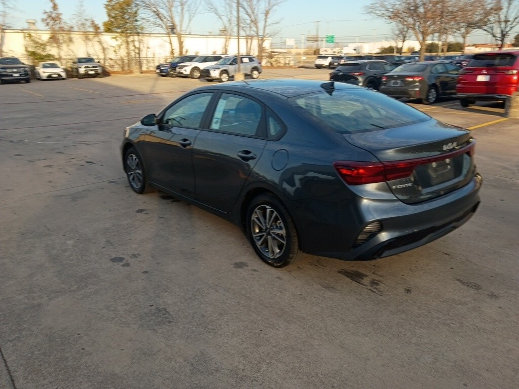 Thumbnail: 2024 Kia Forte - 7