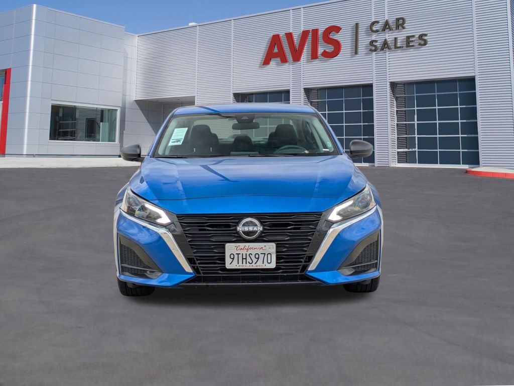 Thumbnail: 2025 Nissan Altima - 2