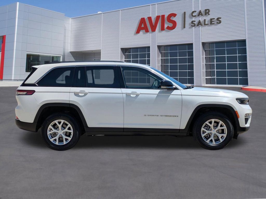 Thumbnail: 2023 Jeep Grand Cherokee - 5