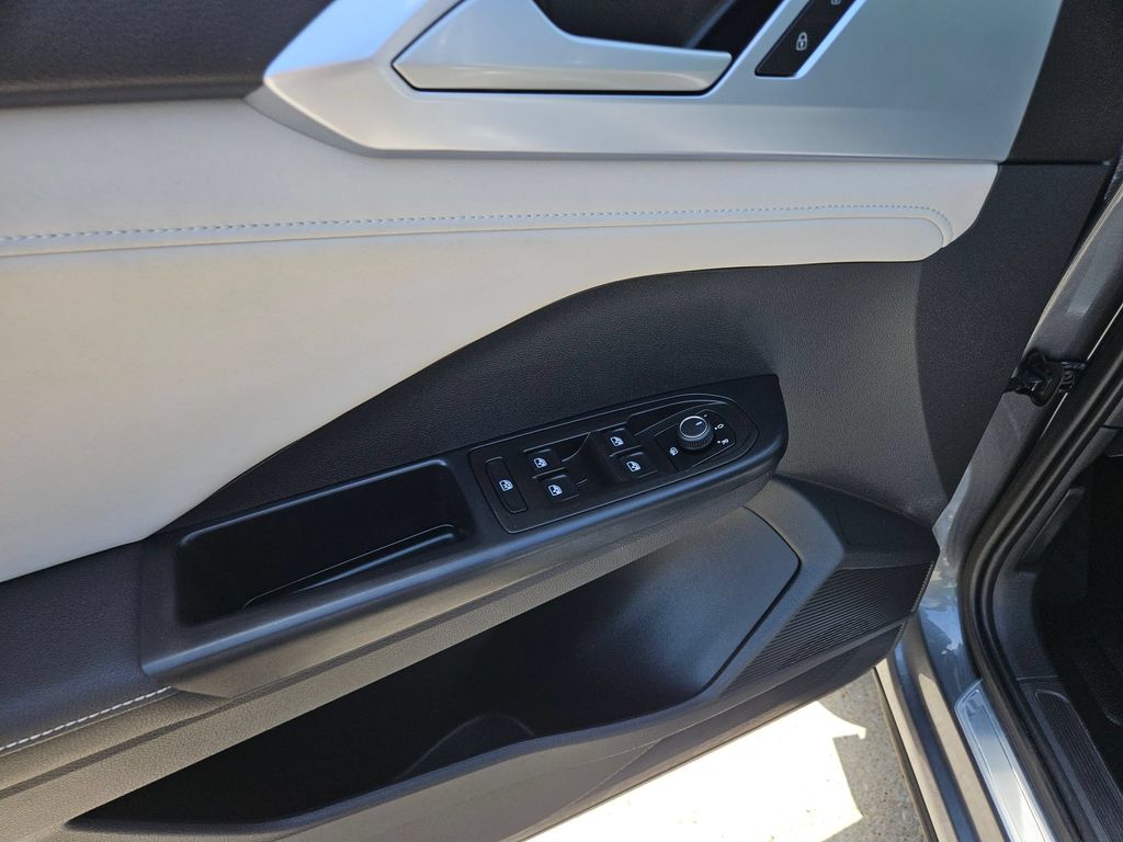 Thumbnail: 2025 Volkswagen Taos - 15