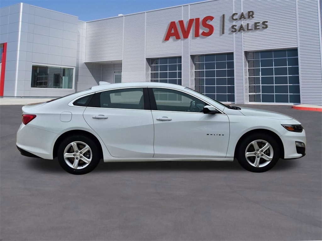 Thumbnail: 2023 Chevrolet Malibu - 5