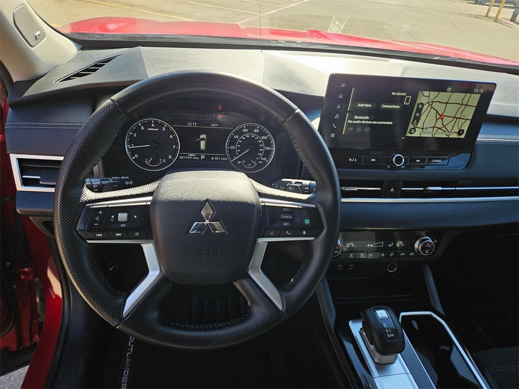 Thumbnail: 2025 Mitsubishi Outlander - 17