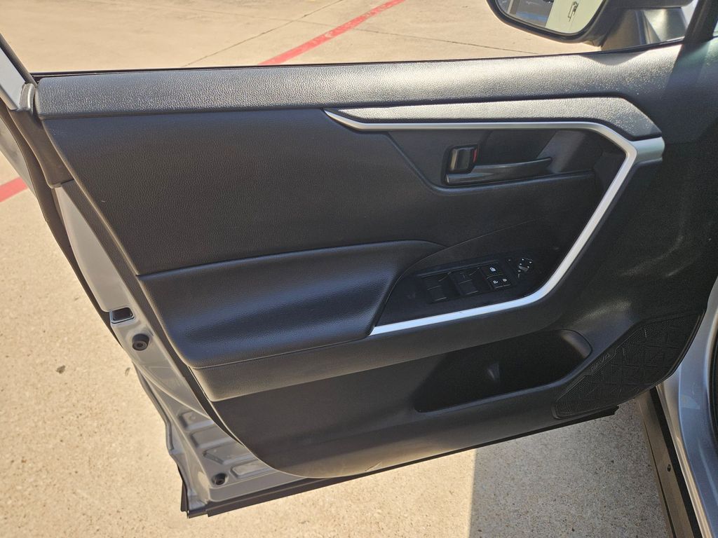 Thumbnail: 2025 Toyota RAV4 - 14