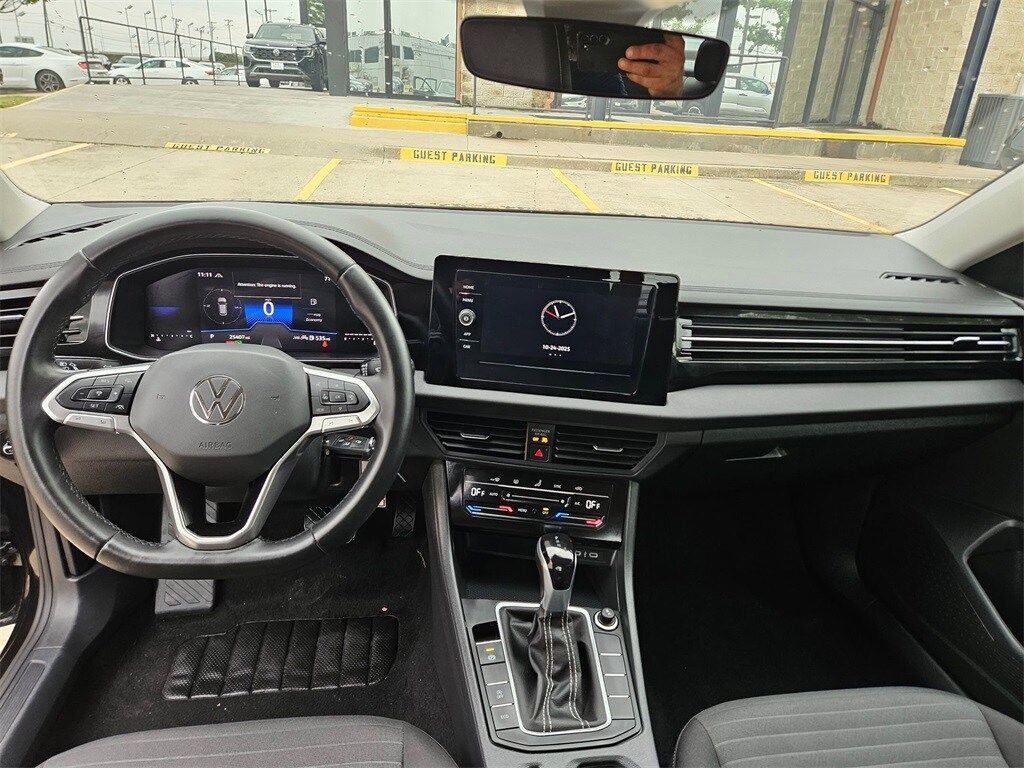 Thumbnail: 2025 Volkswagen Jetta - 12