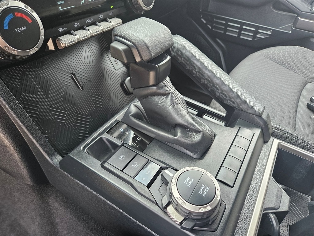 Thumbnail: 2025 Toyota 4Runner - 25