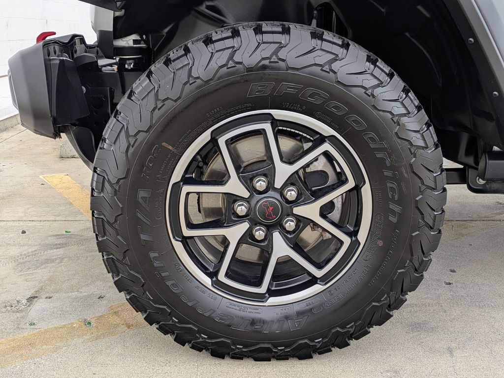 Thumbnail: 2025 Jeep Wrangler - 31