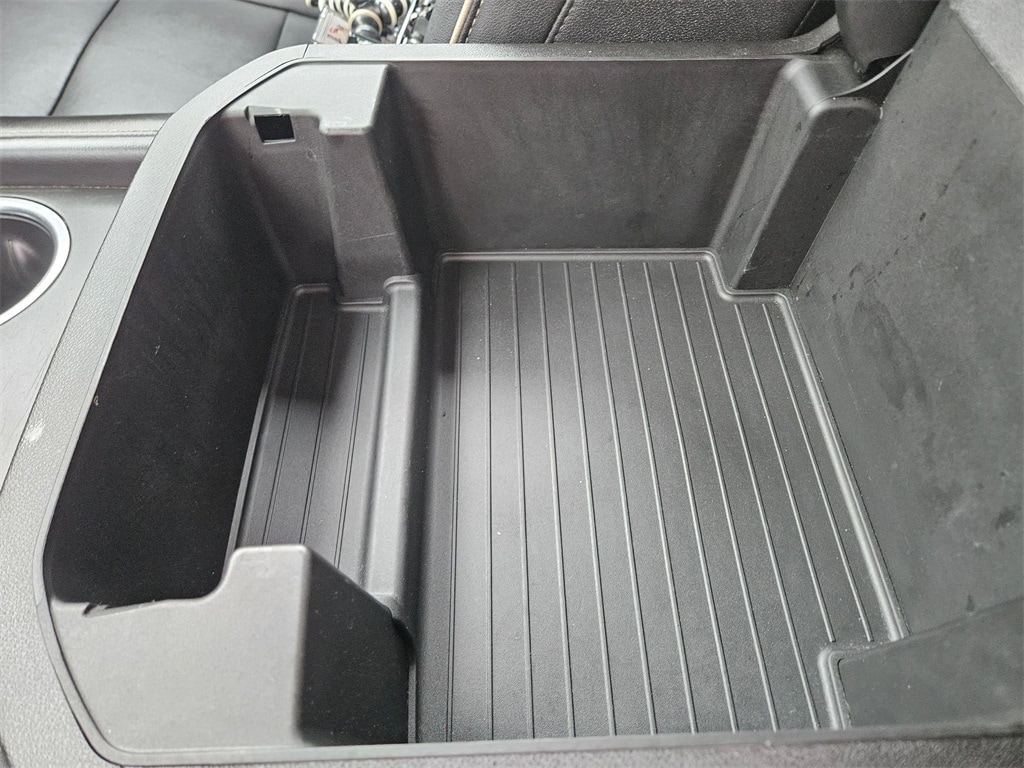 Thumbnail: 2023 Chevrolet Suburban - 30