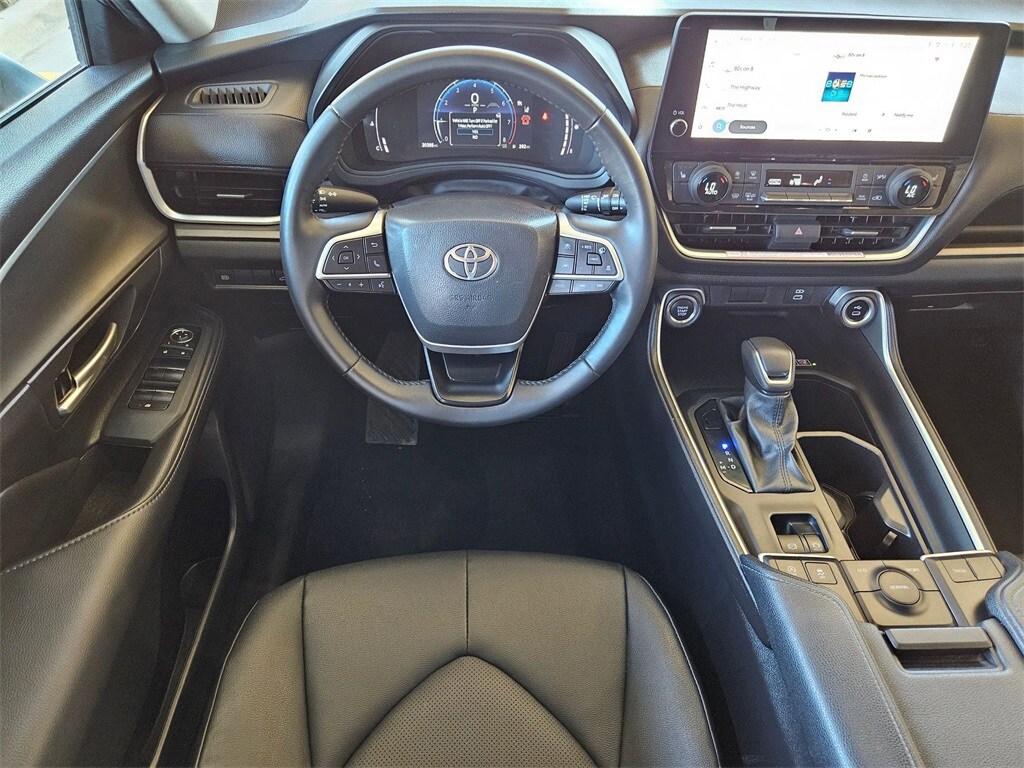 Thumbnail: 2025 Toyota Grand Highlander - 16