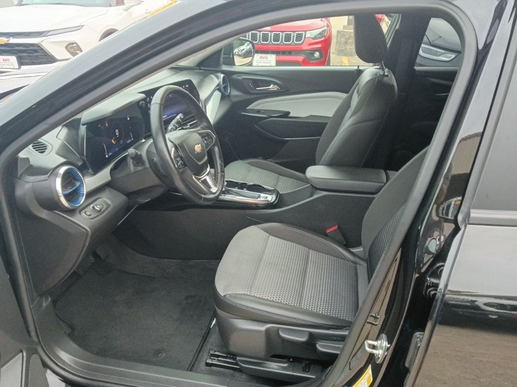 Thumbnail: 2025 Chevrolet Trax - 4