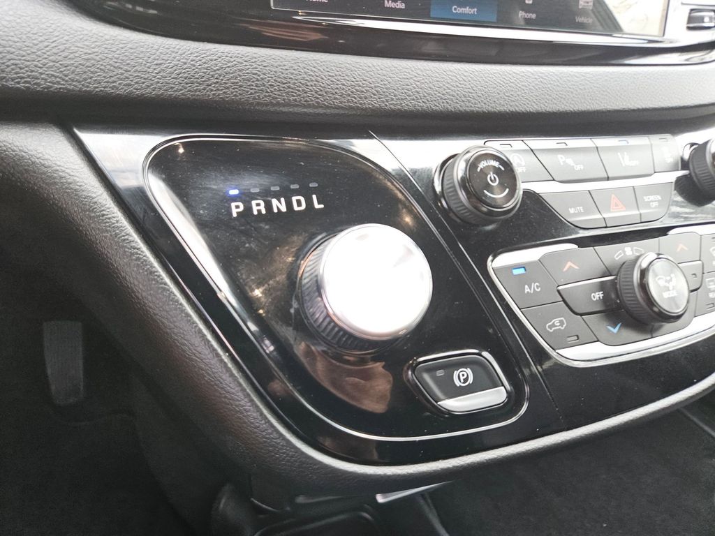 Thumbnail: 2025 Chrysler Pacifica - 27