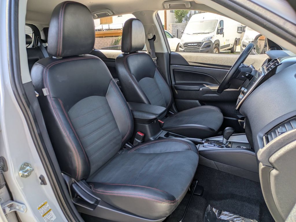 Thumbnail: 2025 Mitsubishi Outlander Sport - 28