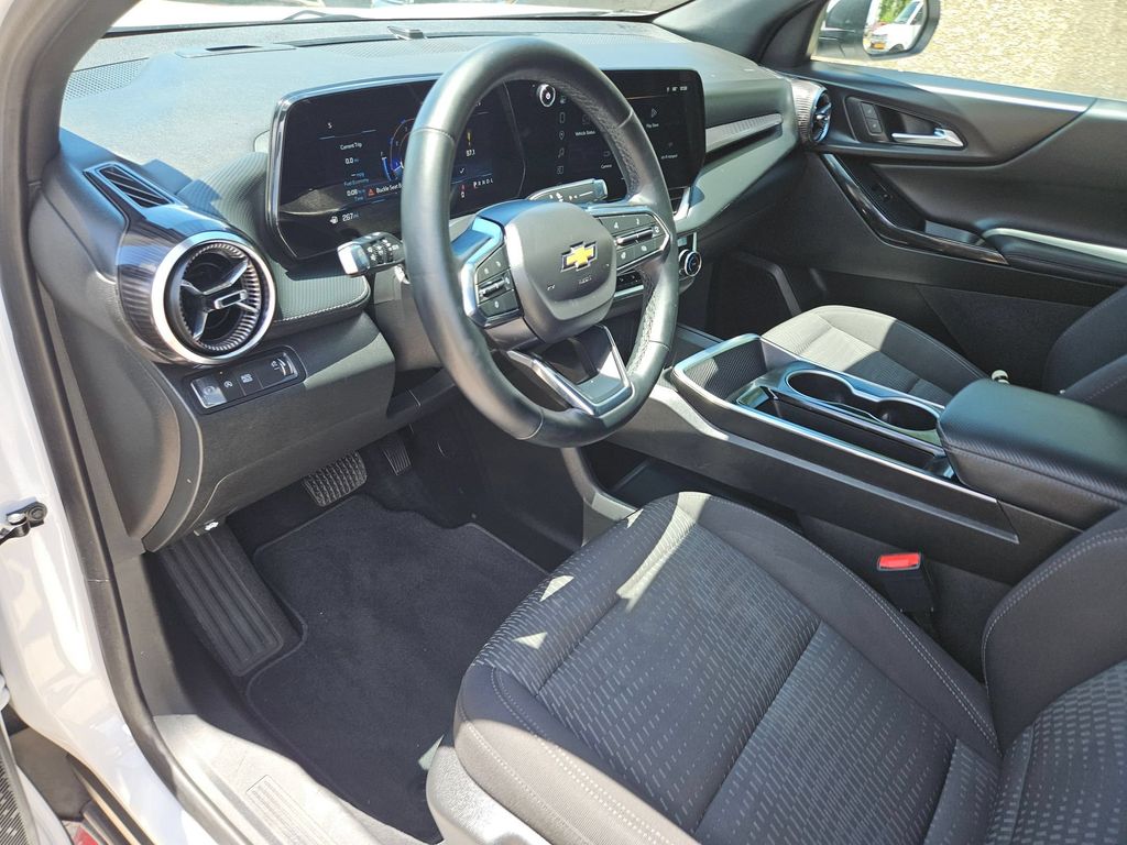 Thumbnail: 2025 Chevrolet Equinox - 15