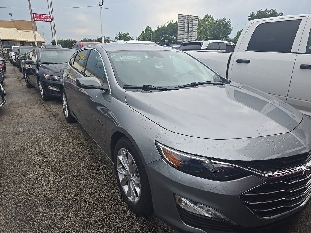 Thumbnail: 2023 Chevrolet Malibu - 3