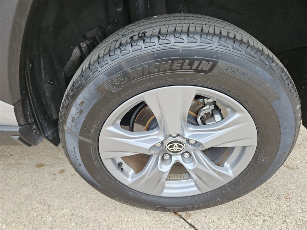 Thumbnail: 2025 Toyota RAV4 - 28