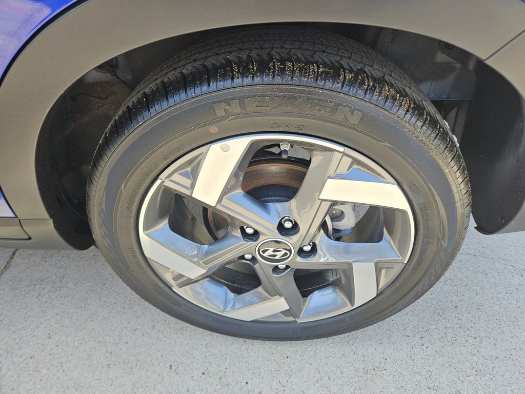 Thumbnail: 2025 Hyundai Venue - 25