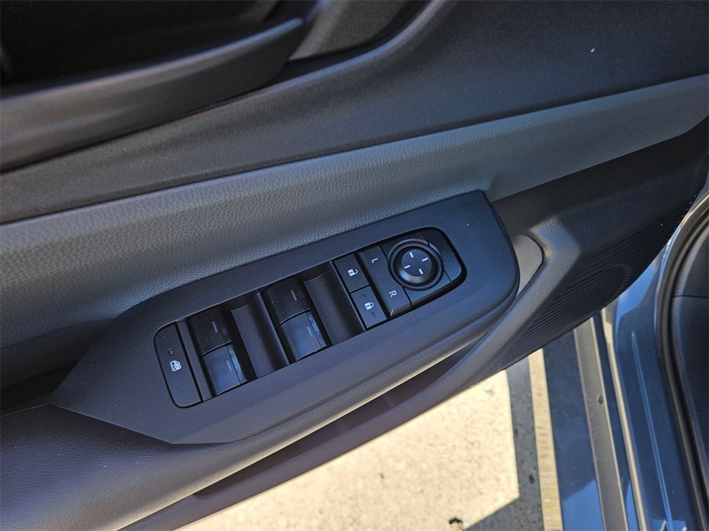 Thumbnail: 2025 Toyota Prius - 15