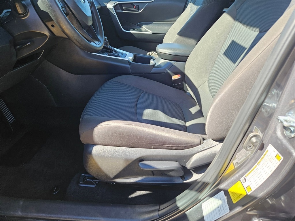 Thumbnail: 2025 Toyota RAV4 - 13