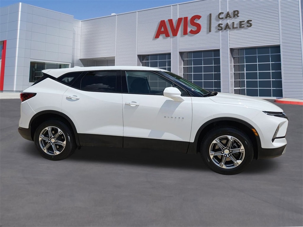 Thumbnail: 2023 Chevrolet Blazer - 5