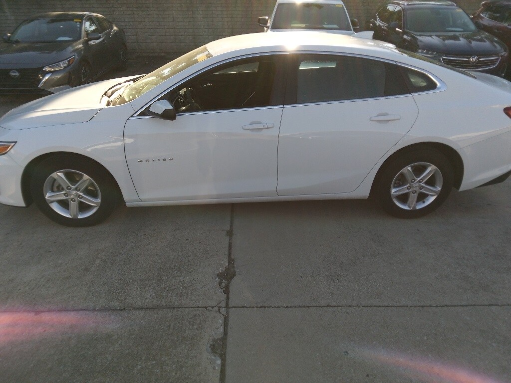 Used 2023 Chevrolet Malibu For Sale at AVIS Car Sales VIN