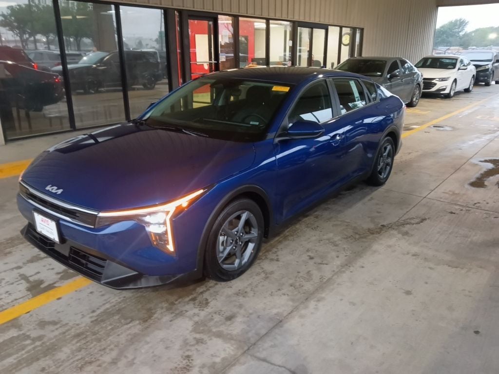 Thumbnail: 2025 Kia K4 - 1