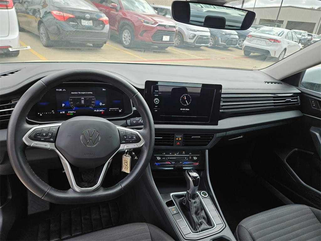 Thumbnail: 2025 Volkswagen Jetta - 16