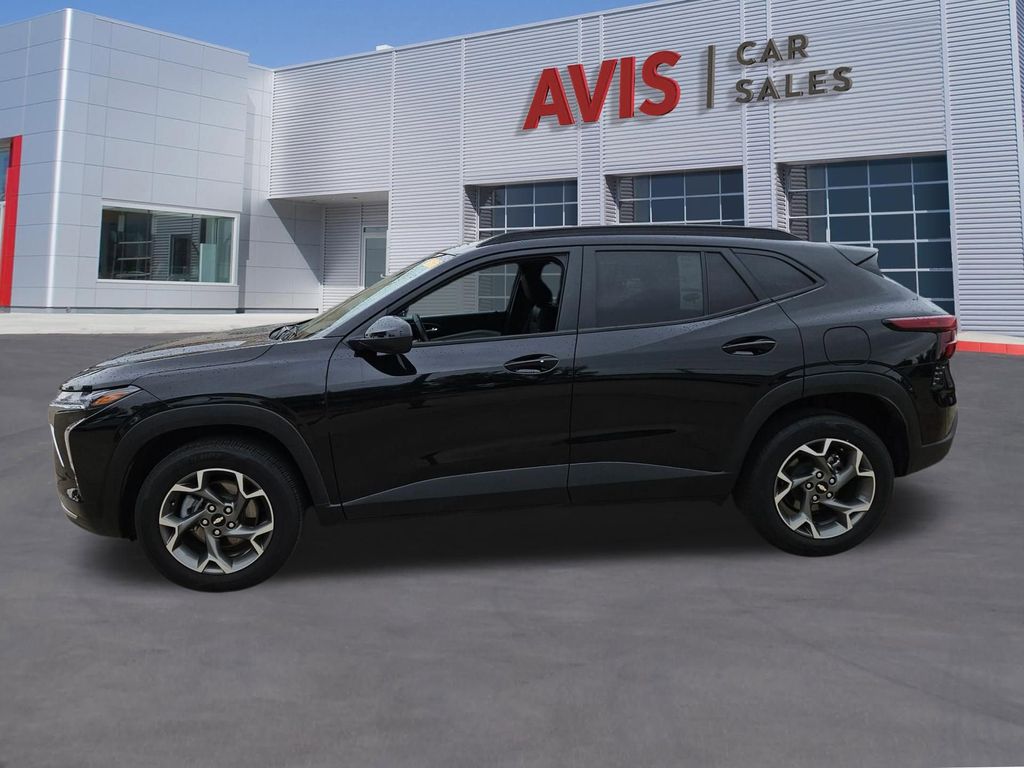 Thumbnail: 2025 Chevrolet Trax - 2