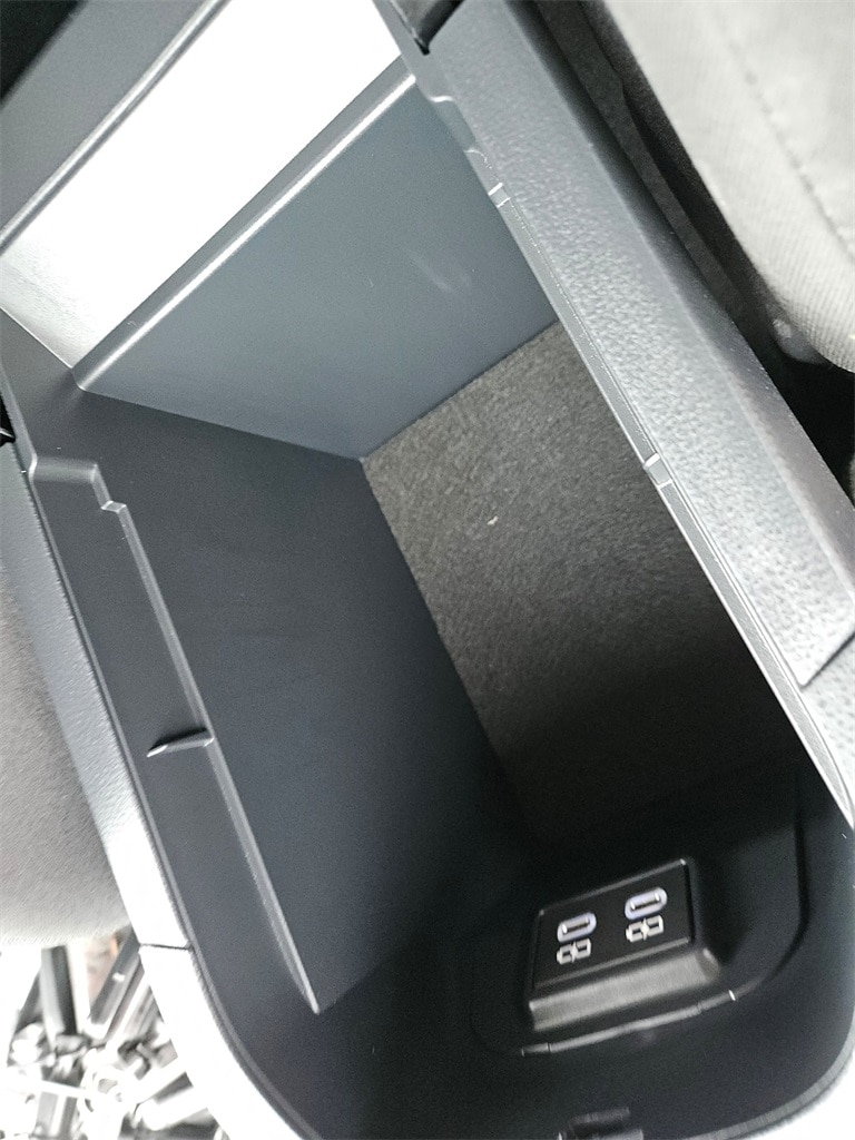 Thumbnail: 2025 Toyota RAV4 - 27