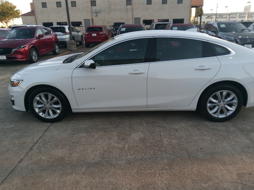 Thumbnail: 2023 Chevrolet Malibu - 3