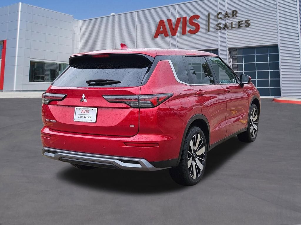 Thumbnail: 2025 Mitsubishi Outlander - 6