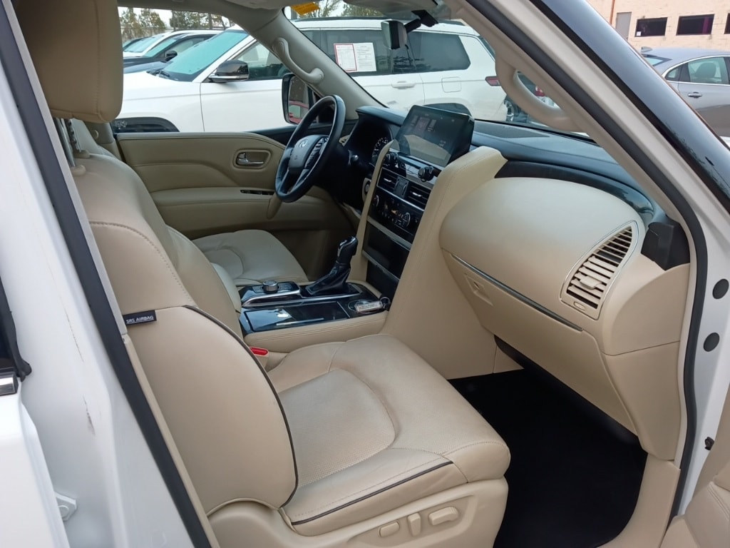 Thumbnail: 2023 INFINITI QX80 - 9