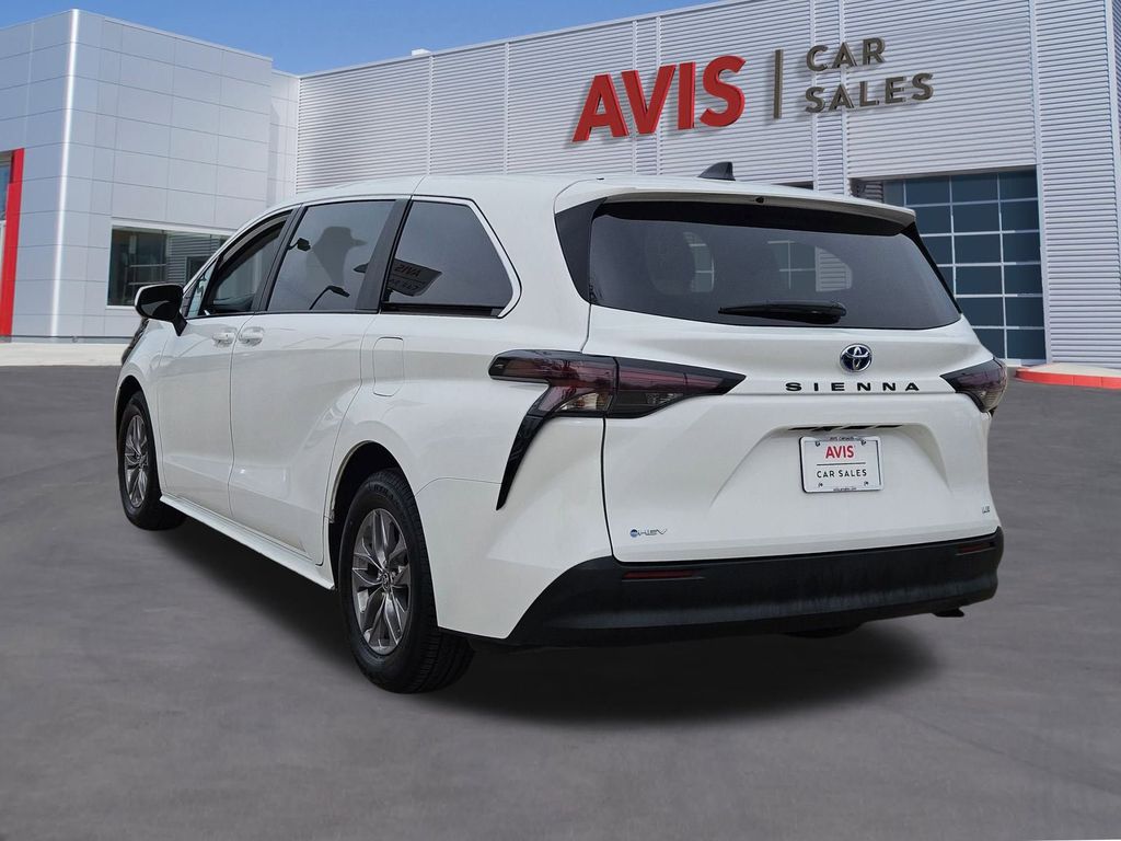 Thumbnail: 2025 Toyota Sienna - 3
