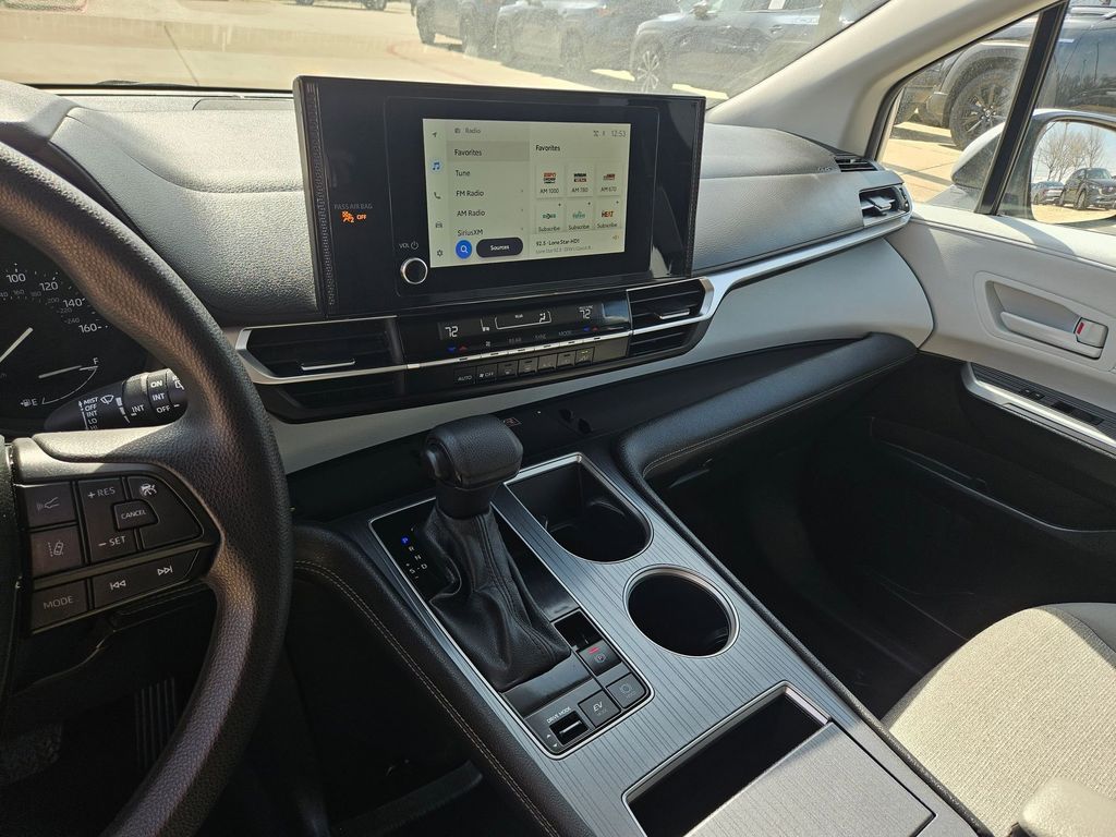 Thumbnail: 2025 Toyota Sienna - 19
