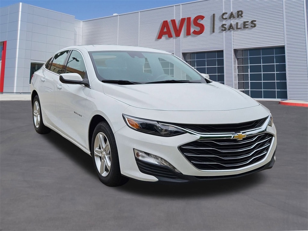 Thumbnail: 2023 Chevrolet Malibu - 3