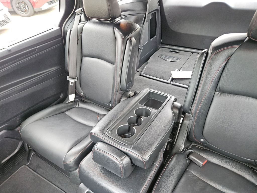 Thumbnail: 2025 Honda Odyssey - 27