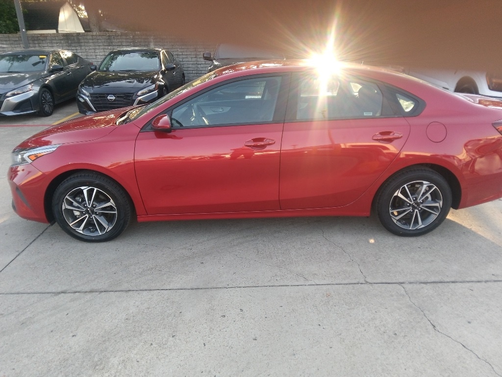 Thumbnail: 2024 Kia Forte - 7
