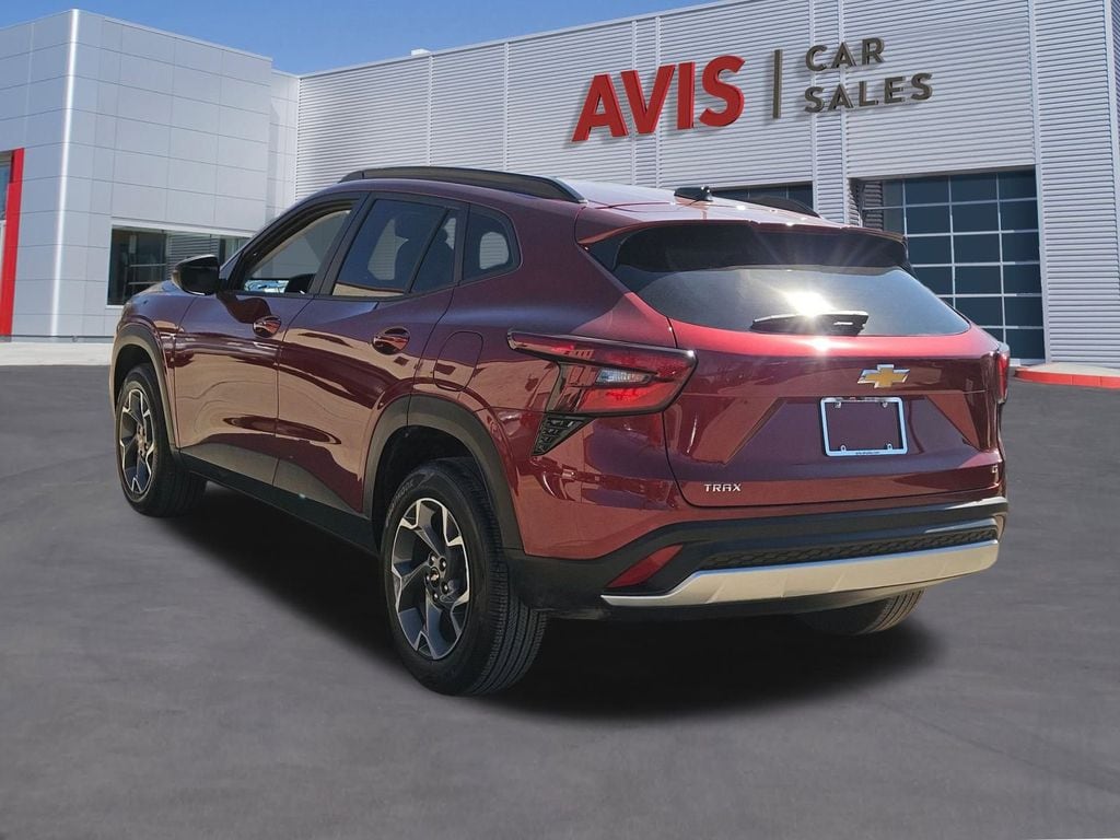 Thumbnail: 2025 Chevrolet Trax - 3