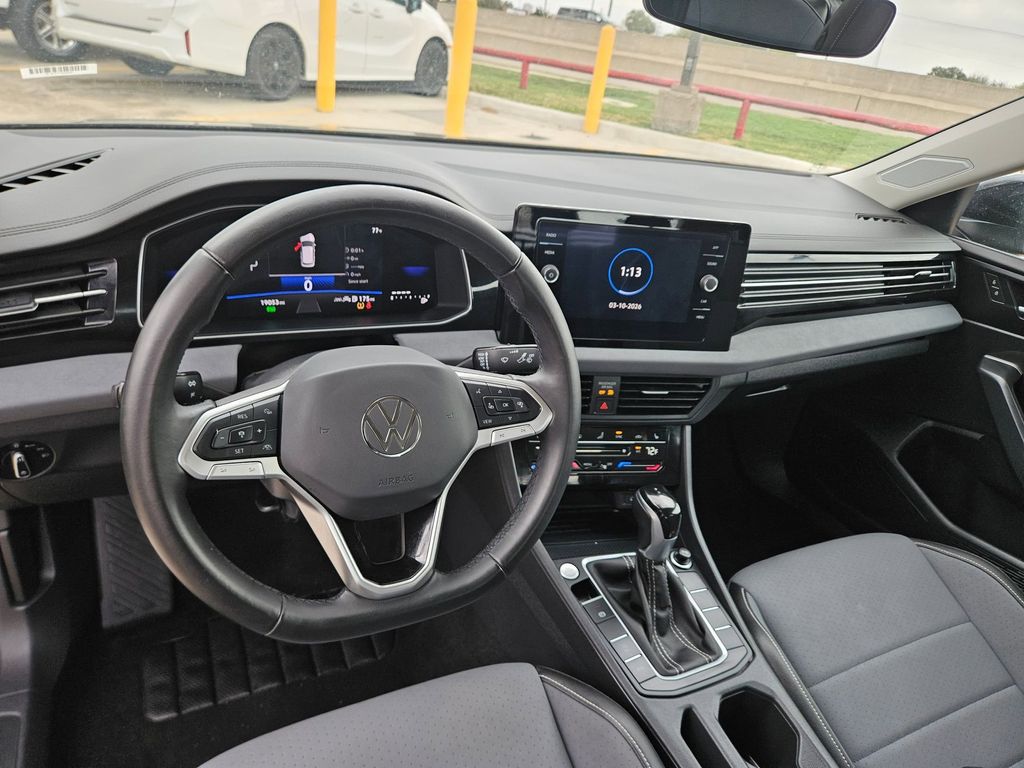 Thumbnail: 2025 Volkswagen Jetta - 16