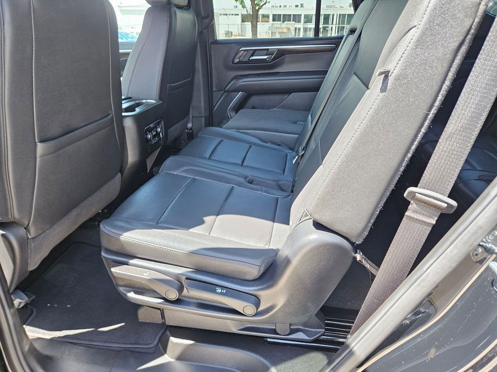 Thumbnail: 2025 Chevrolet Tahoe - 26